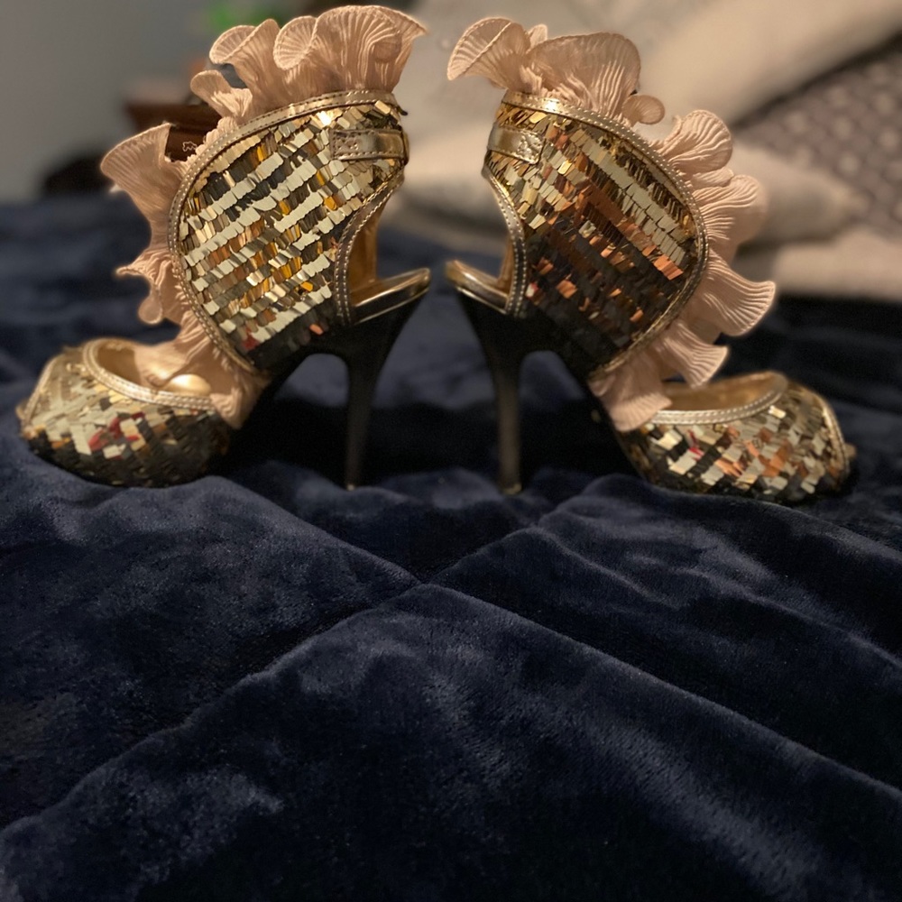 Wild Rose Gold Ruffle Peep Toe Heels - Picture 5 of 7